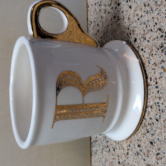 ANTHROPOLOLGIE/ "R" Coffee Mug with Gold Detailing - Picture 1 of 7